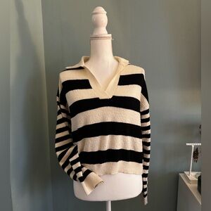 Double Zero Black and Cream V-Neck Nubbly Sweater Small NWOT